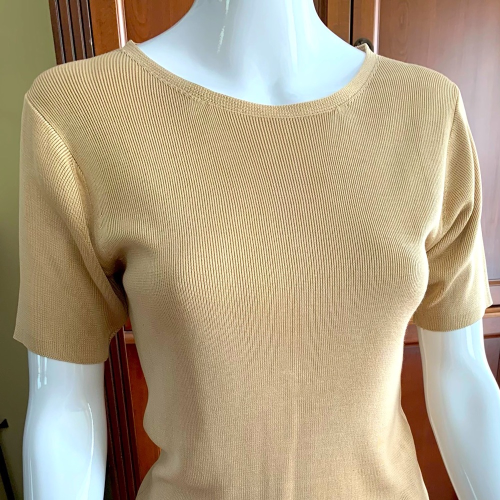 Natural tan color silk knit top round neck short sleeves Eur Size M